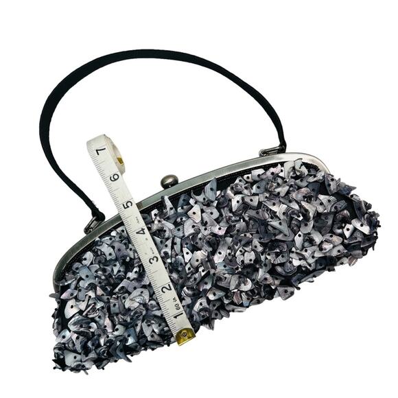 Shell Evening Bag With Handle - Picture 6 of 9